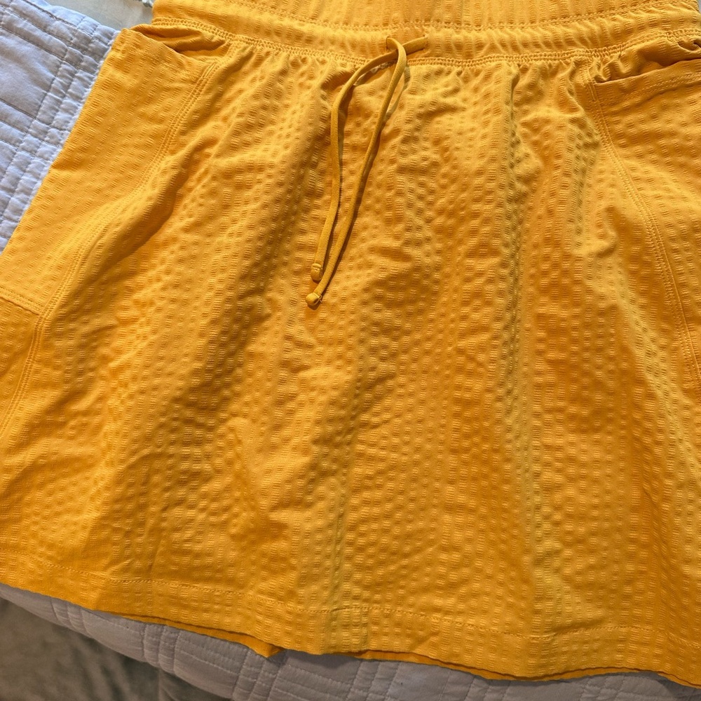 Title Nine yellow skirt, Sz S, pockets, textured fabric